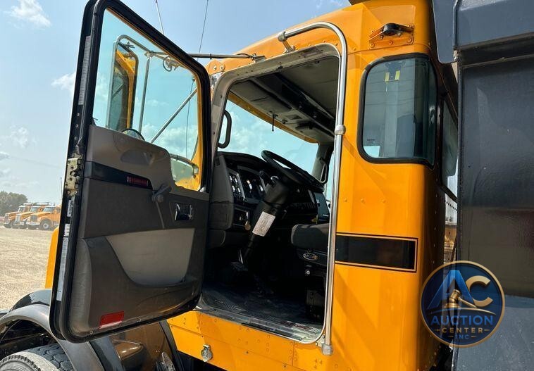 2006 Kenworth T800 dump truck