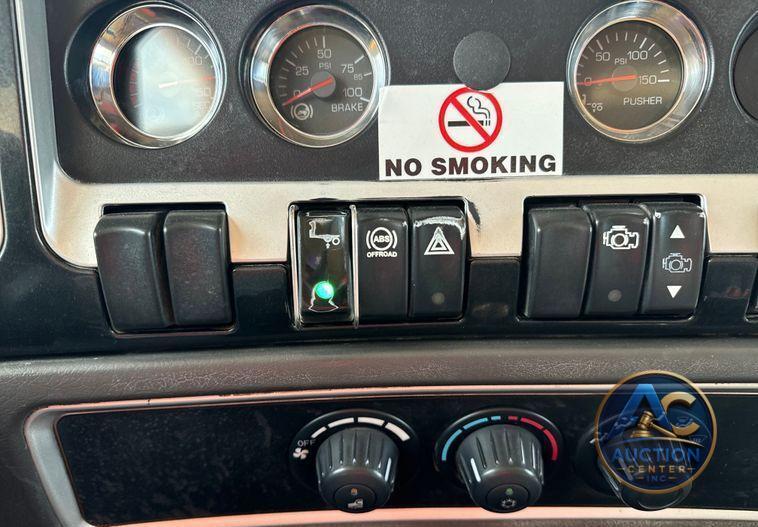 2006 Kenworth T800 dump truck