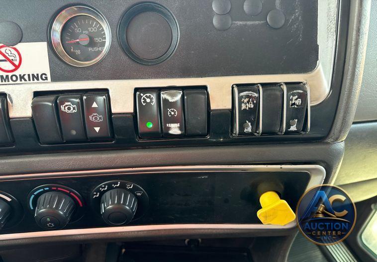 2006 Kenworth T800 dump truck
