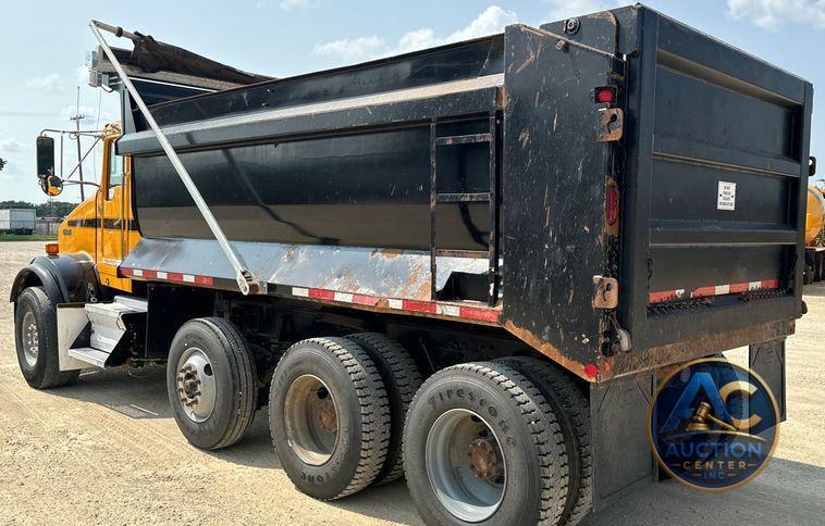 2006 Kenworth T800 dump truck