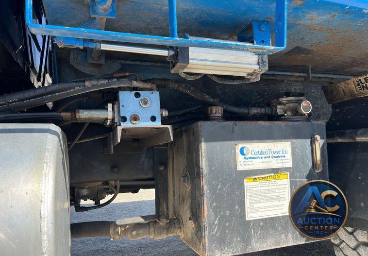 2014 International  WorkStar 7400 dump truck