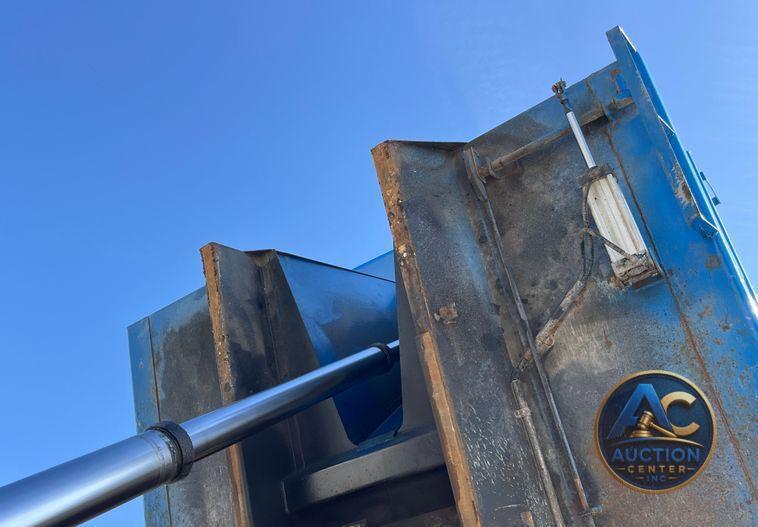 2014 International  WorkStar 7400 dump truck