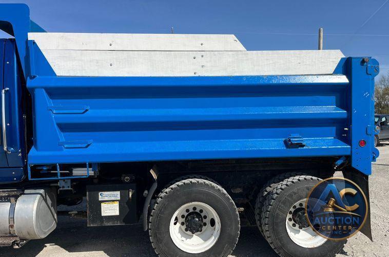 2014 International  WorkStar 7400 dump truck
