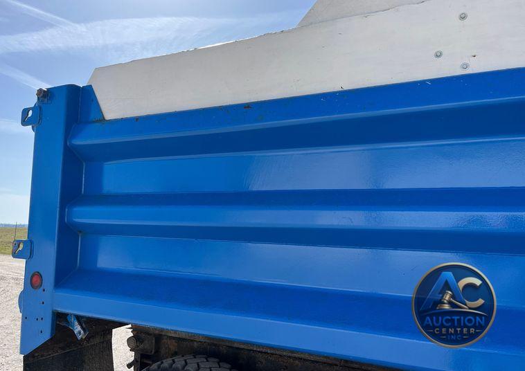 2014 International  WorkStar 7400 dump truck