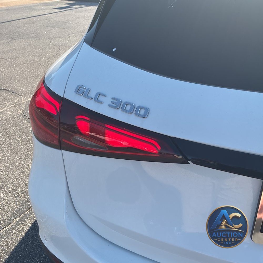 2025 Mercedes-Benz GLC  300 4MATIC