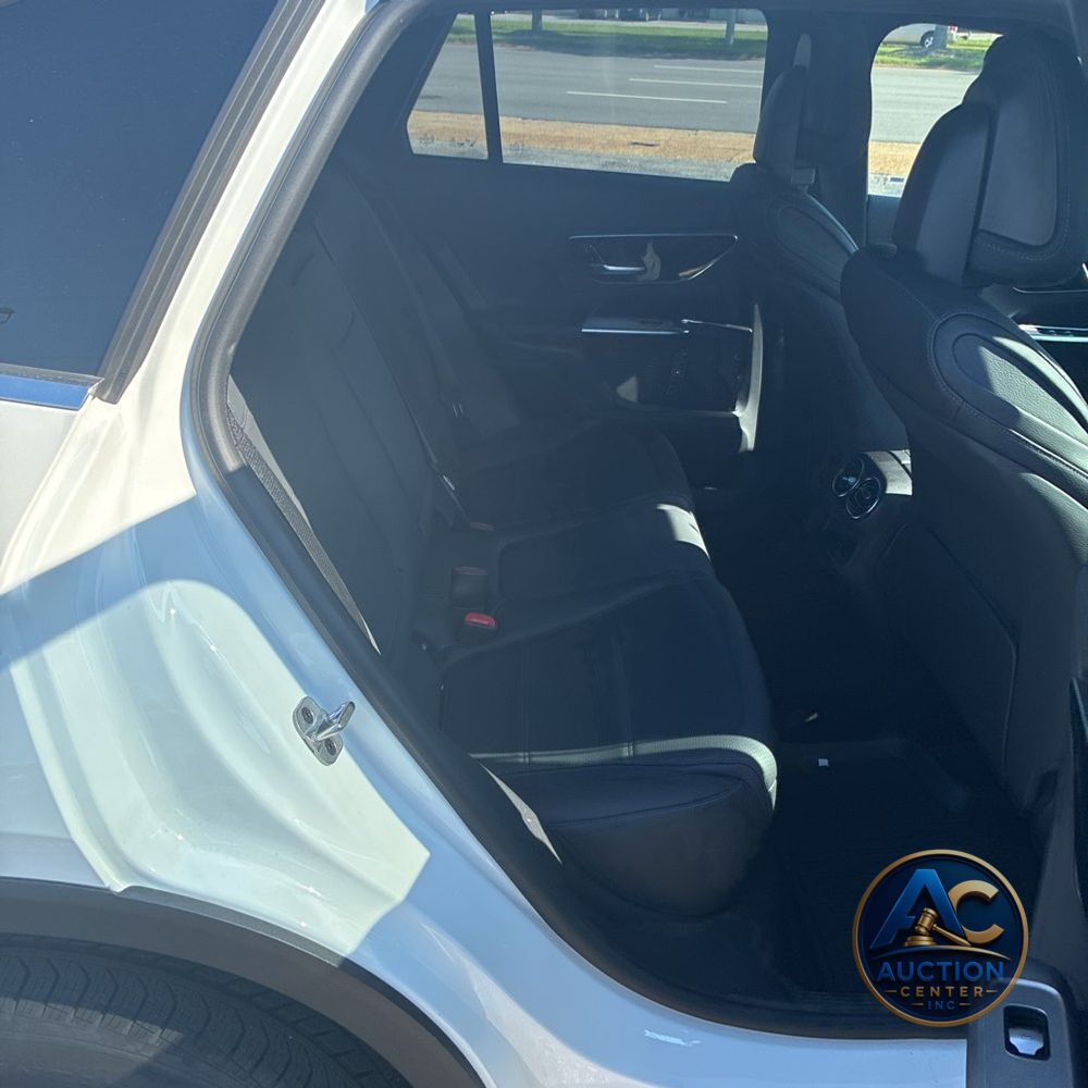 2025 Mercedes-Benz GLC  300 4MATIC