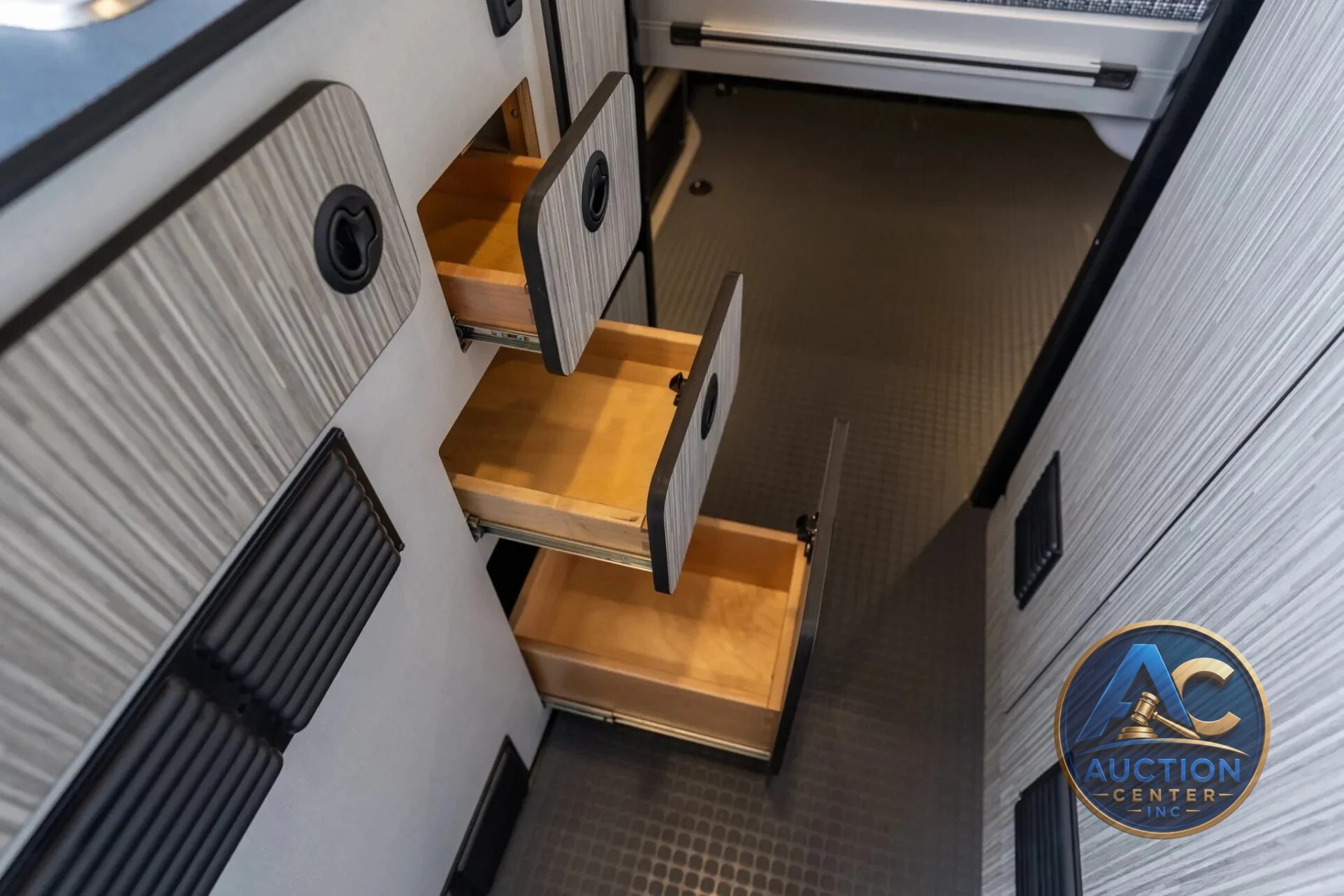 2022 Winnebago Revel