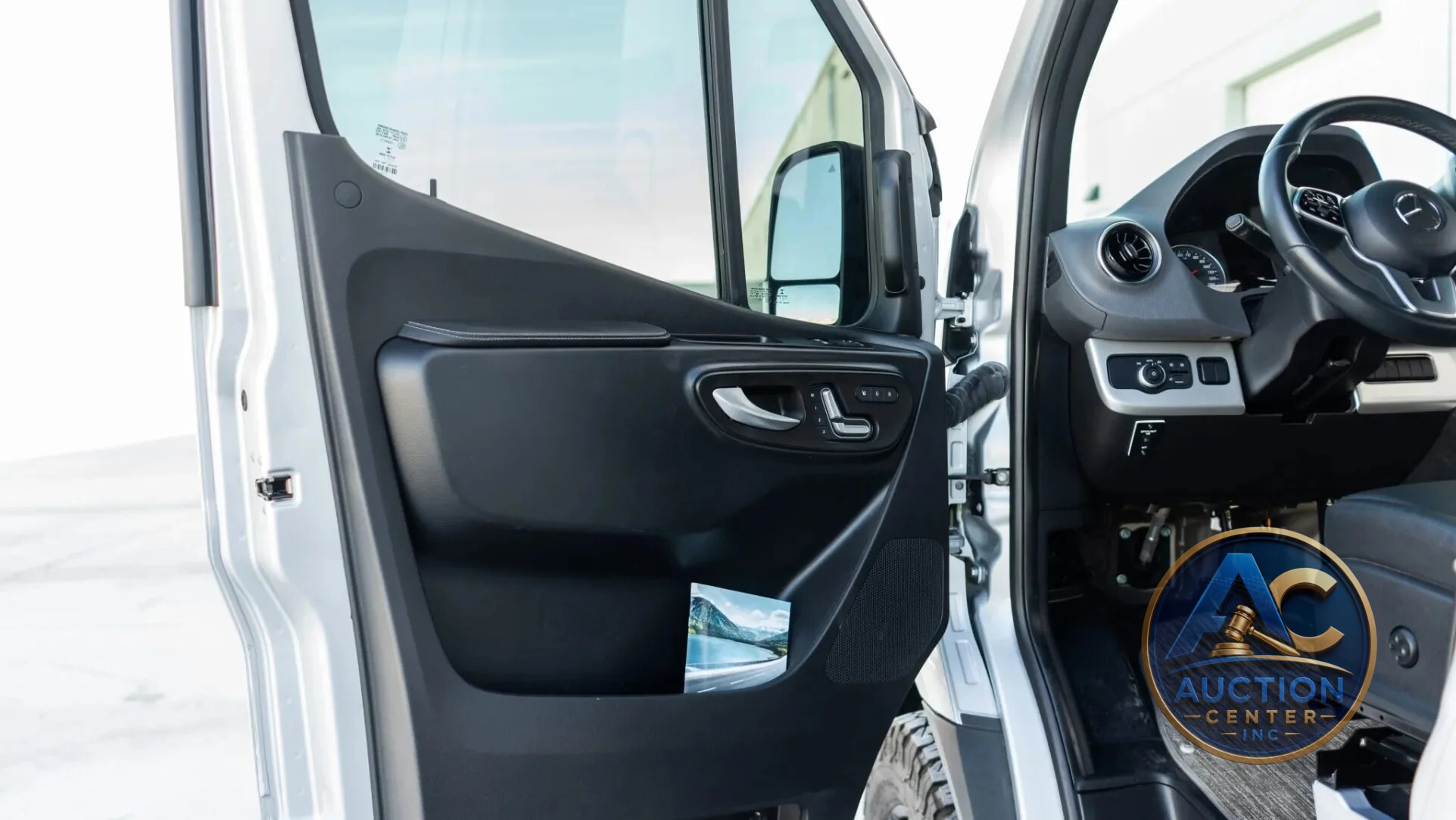 2022 Thor Motor Coach Sanctuary