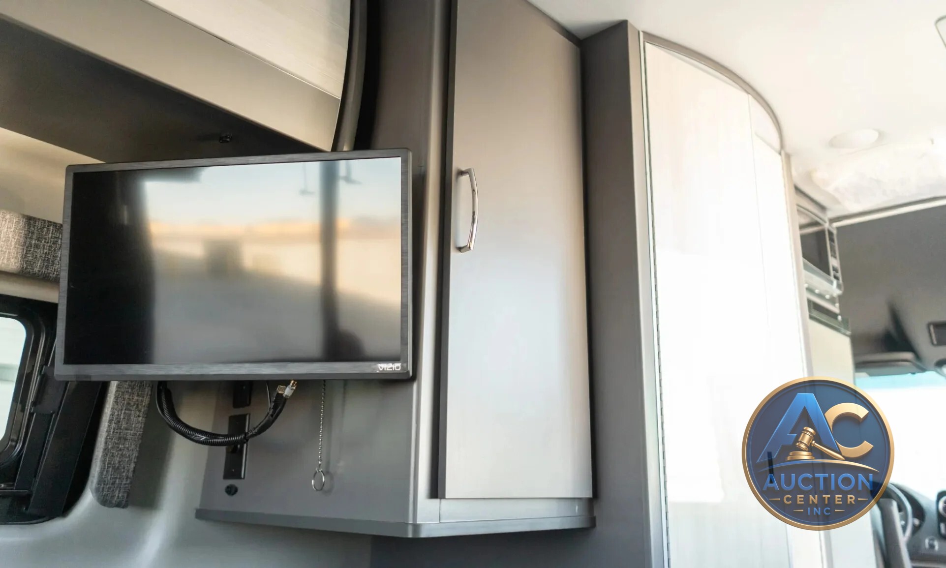 2022 Thor Motor Coach Sanctuary