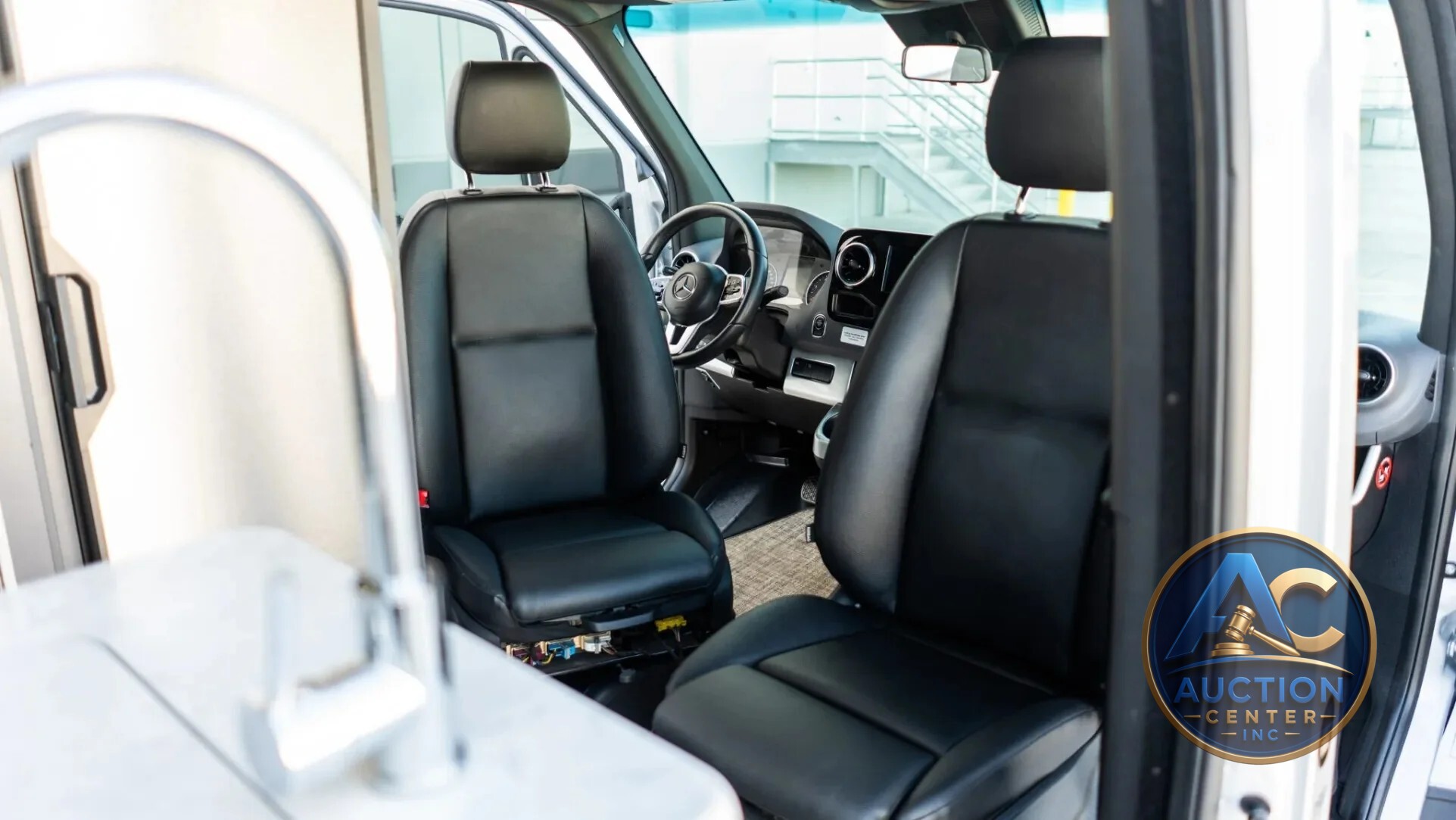 2022 Thor Motor Coach Sanctuary