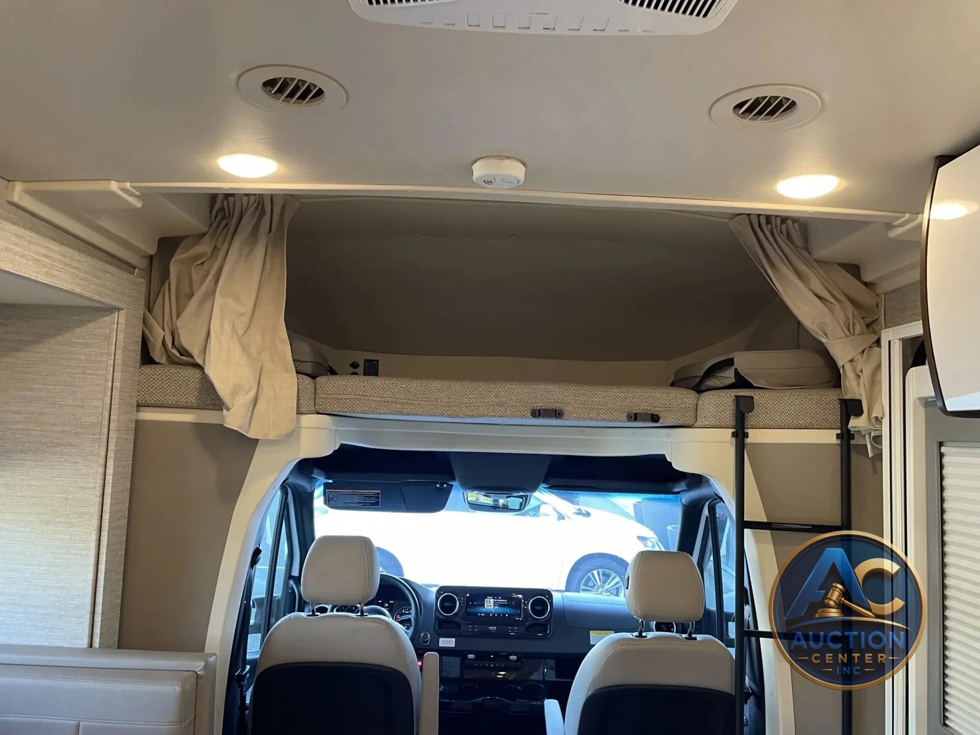 2023 Winnebago Navion