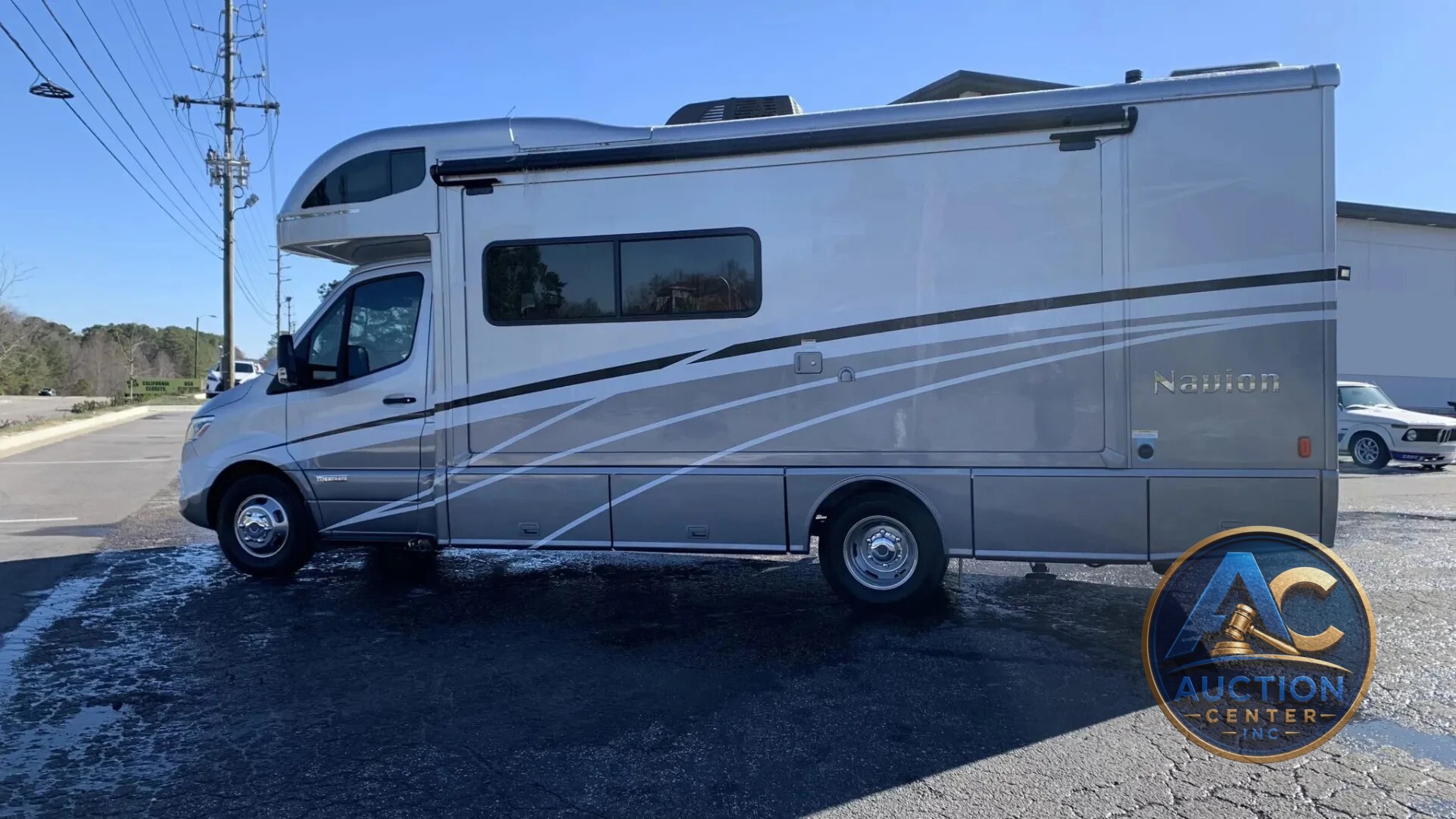 2023 Winnebago Navion