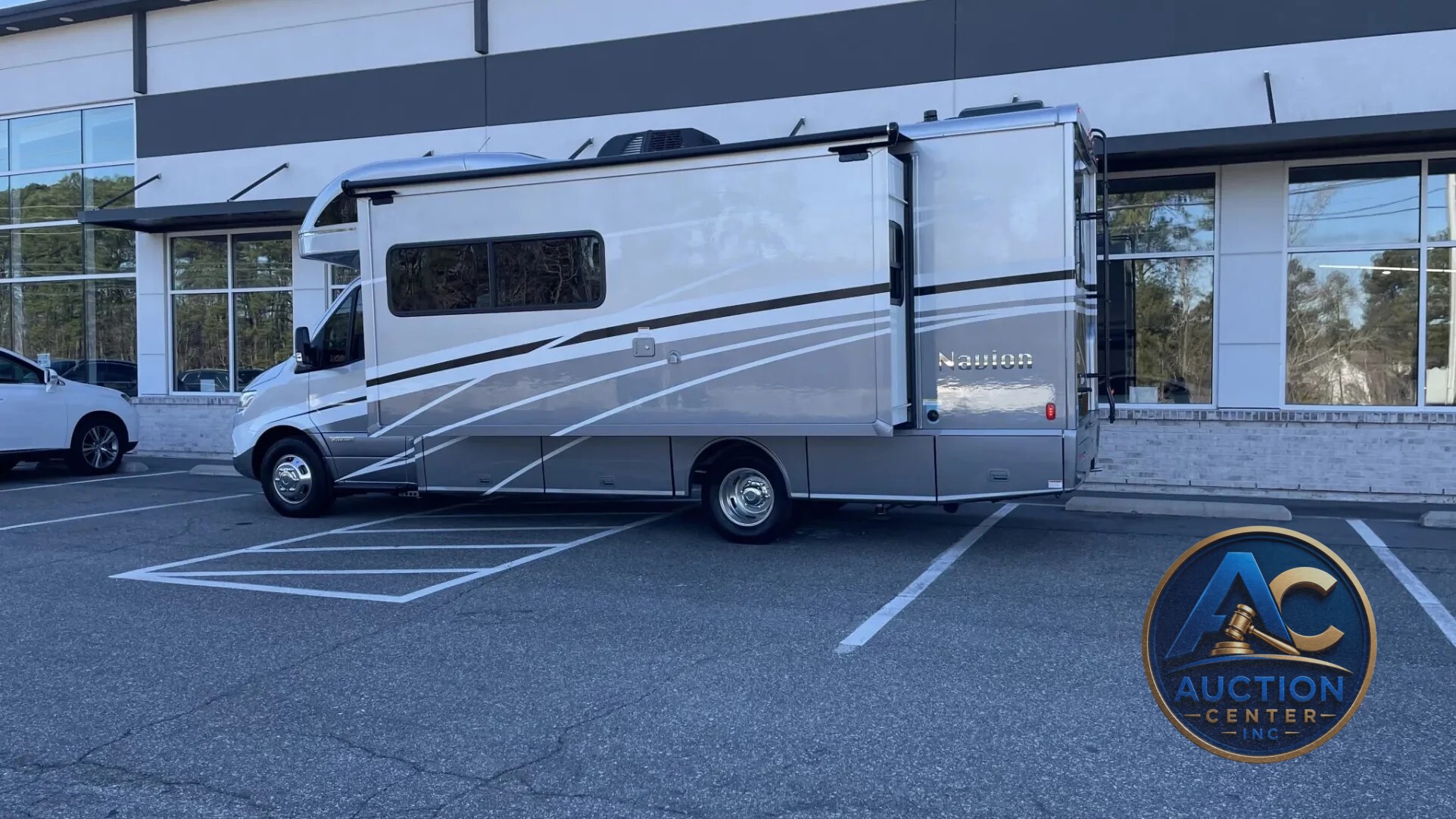 2023 Winnebago Navion