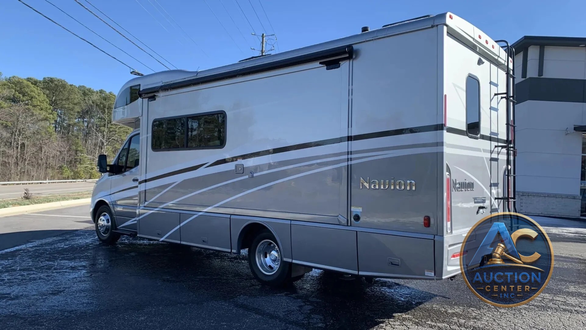 2023 Winnebago Navion