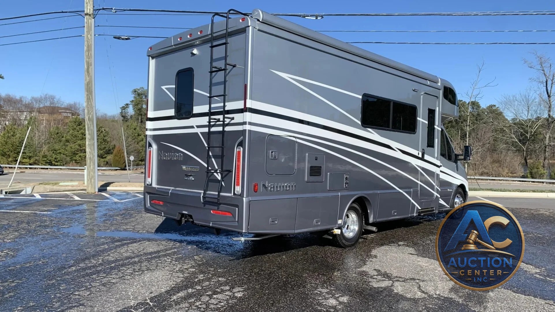 2023 Winnebago Navion