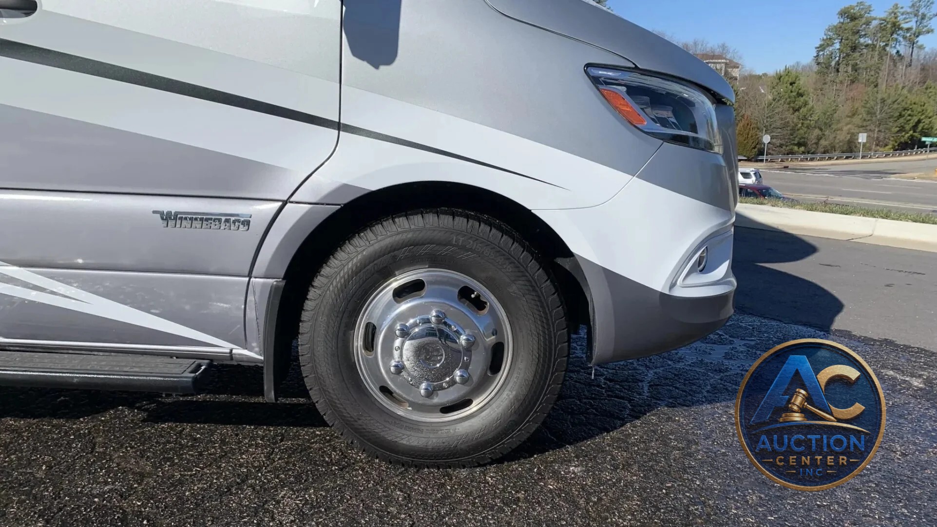 2023 Winnebago Navion