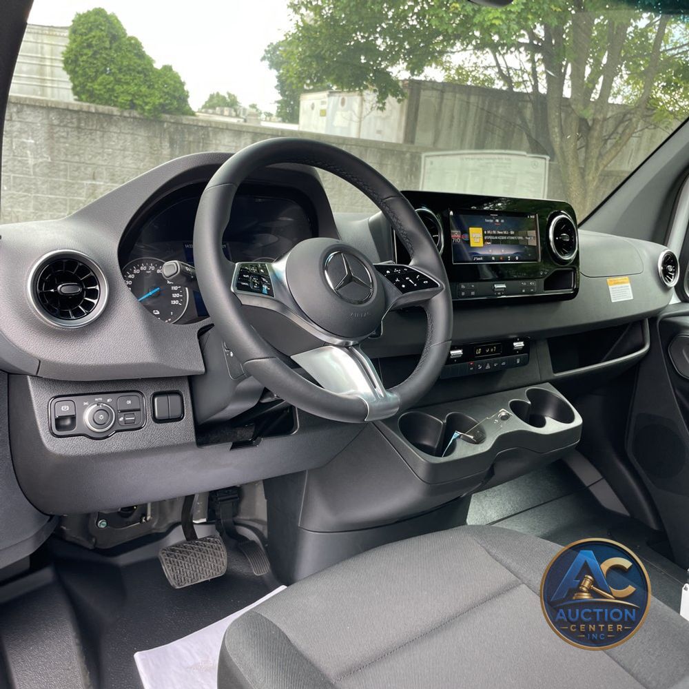 2024 Mercedes-Benz eSprinter 2500