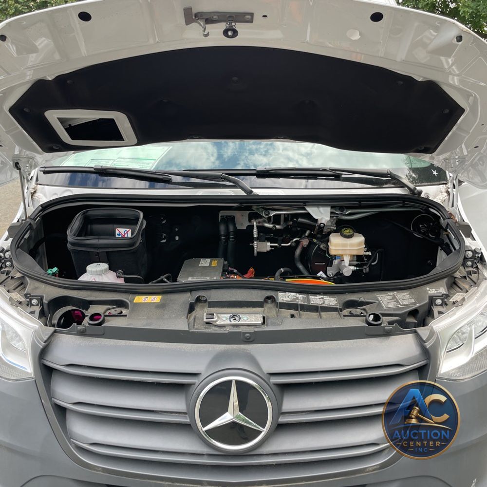 2024 Mercedes-Benz eSprinter 2500
