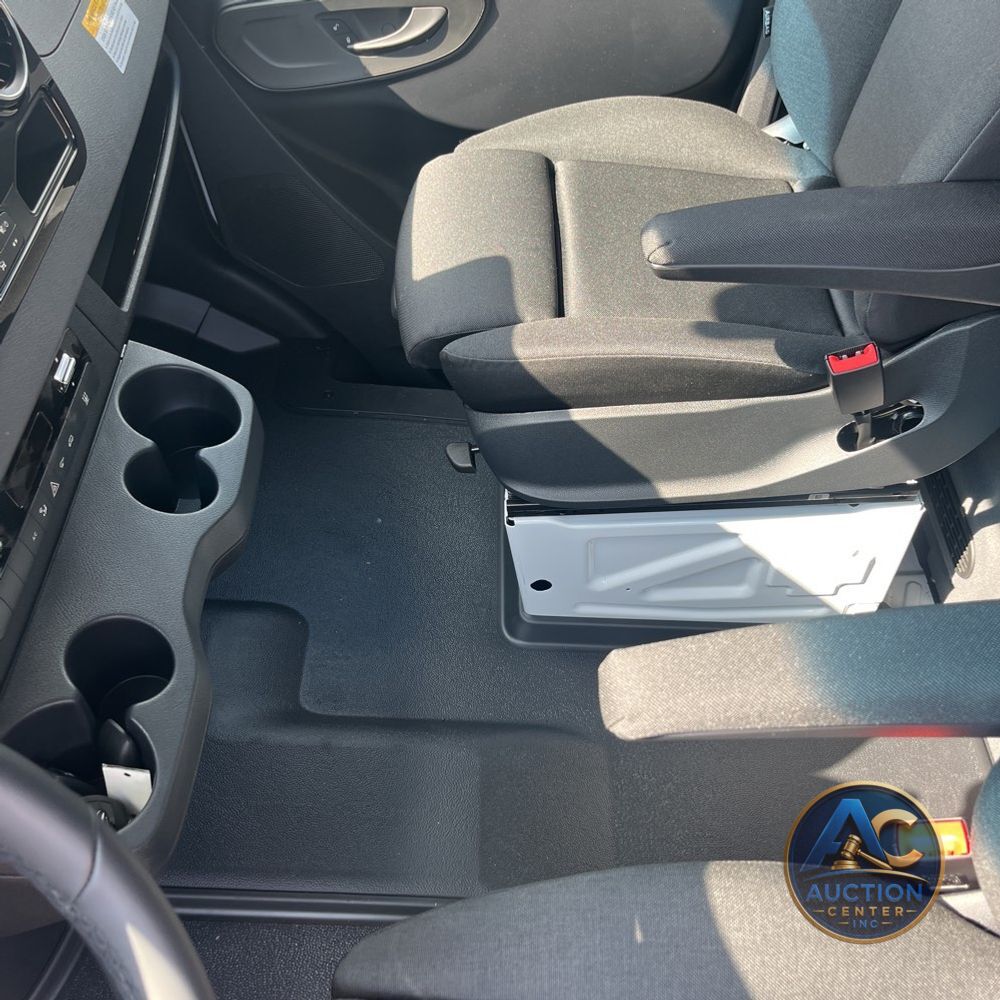 2024 Mercedes-Benz eSprinter 2500