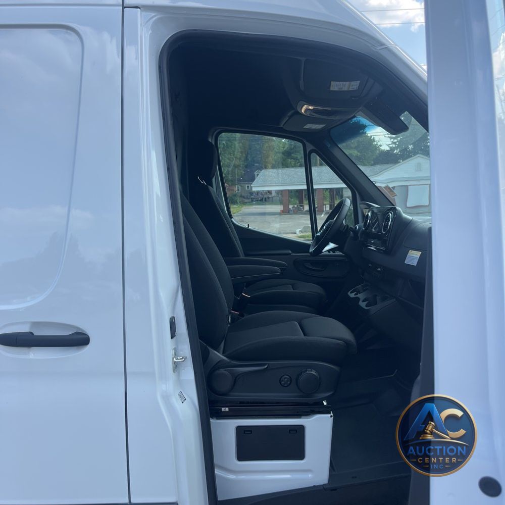 2024 Mercedes-Benz eSprinter 2500