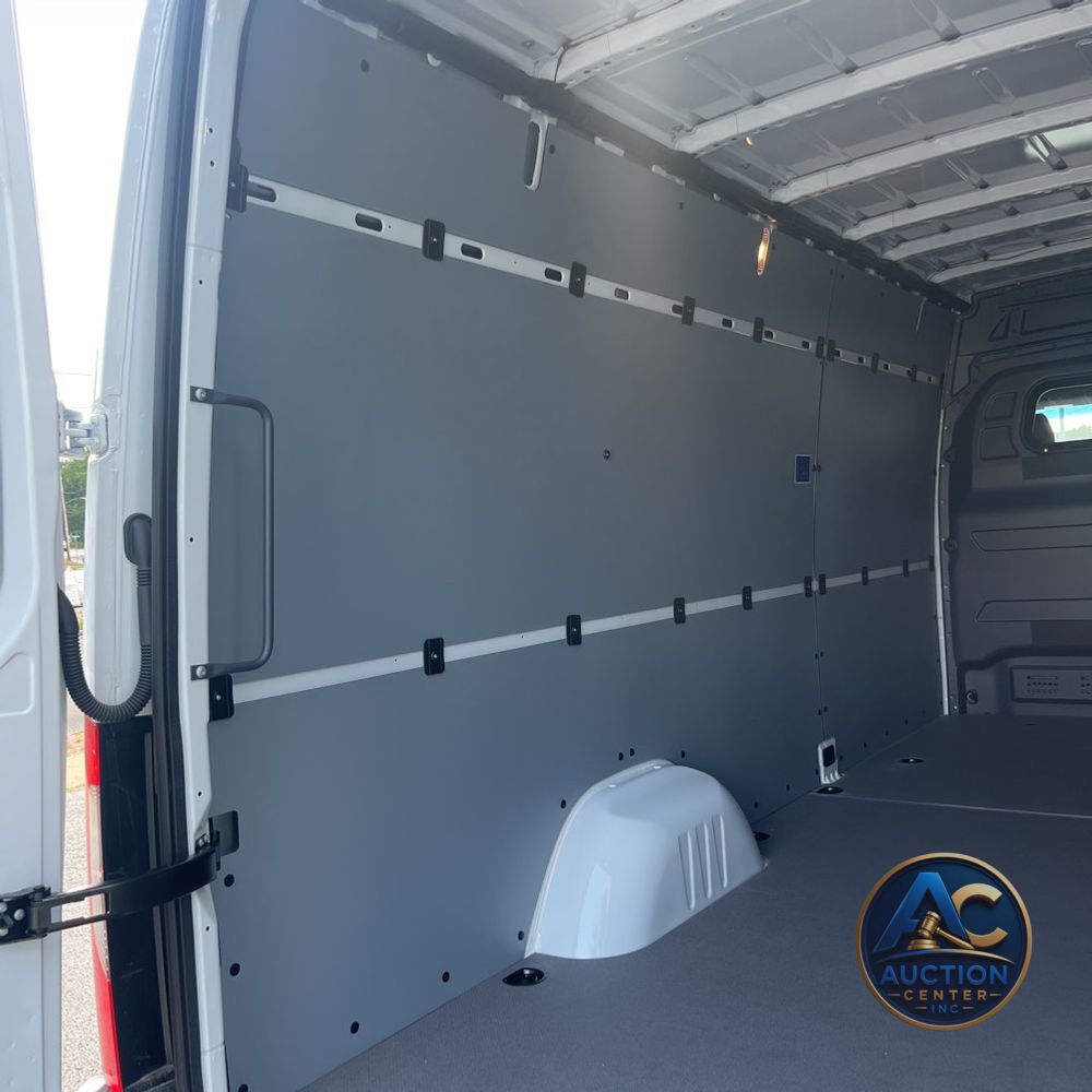 2024 Mercedes-Benz eSprinter 2500