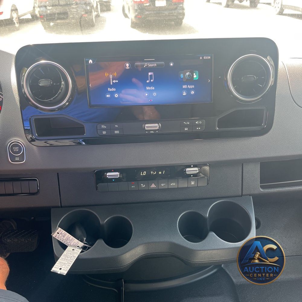 2024 Mercedes-Benz eSprinter 2500