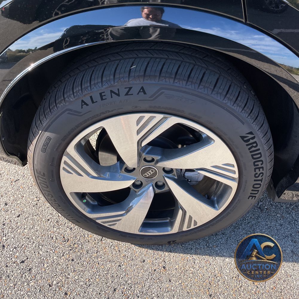 2025 Audi Q6 e-tron Prestige