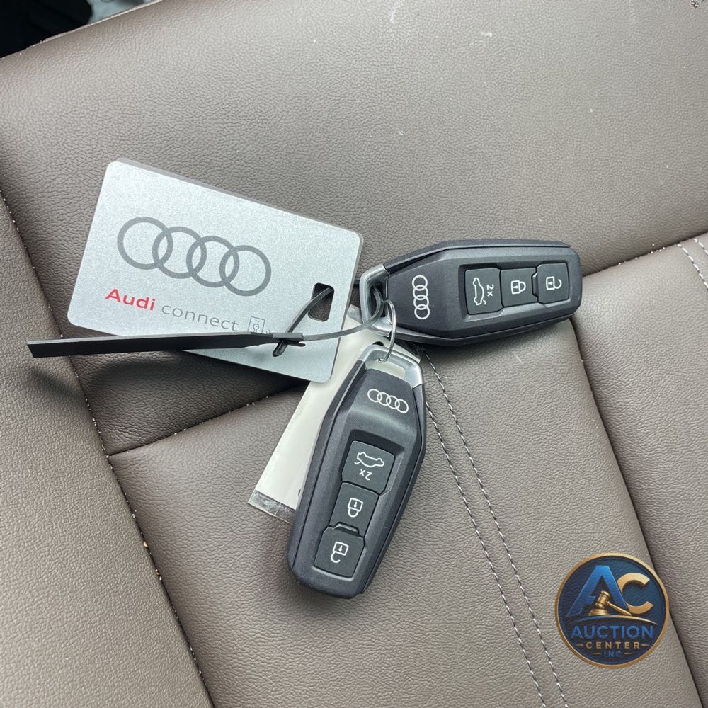 2025 Audi Q6 e-tron Prestige
