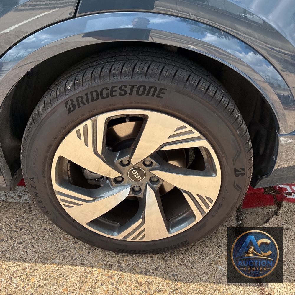 2025 Audi Q6 e-tron Prestige