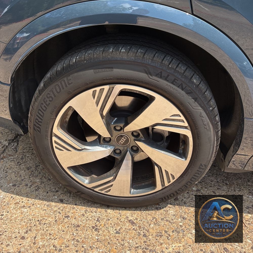 2025 Audi Q6 e-tron Prestige