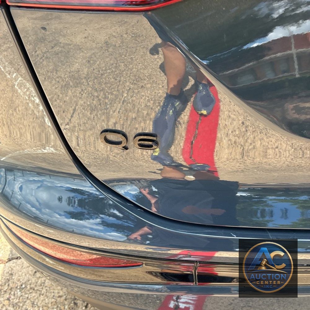 2025 Audi Q6 e-tron Prestige