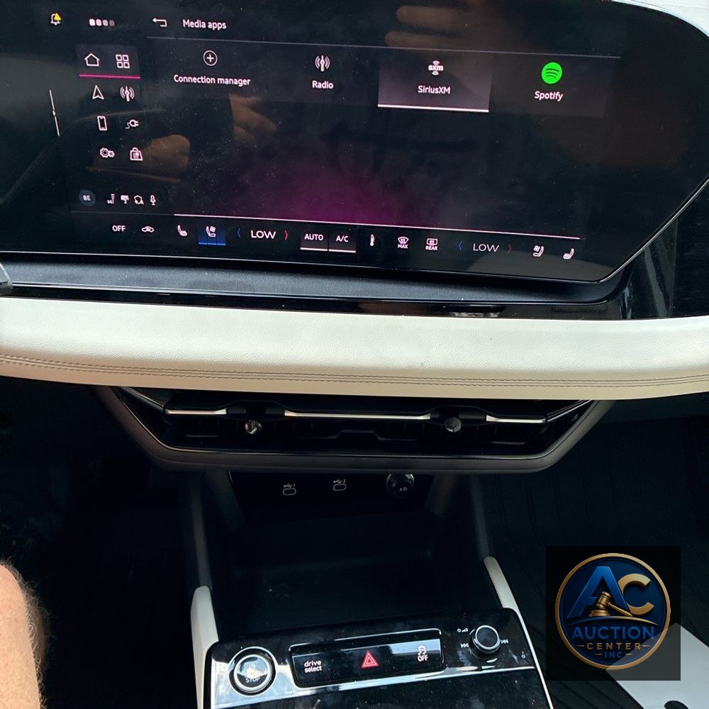 2025 Audi Q6 e-tron Prestige