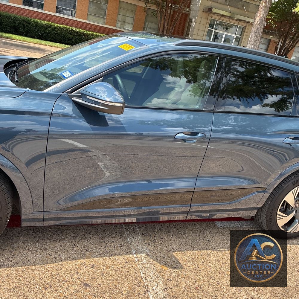2025 Audi Q6 e-tron Prestige