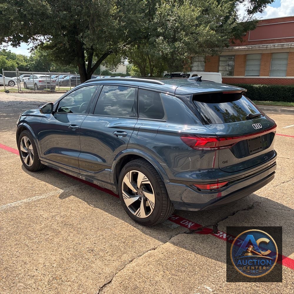 2025 Audi Q6 e-tron Prestige