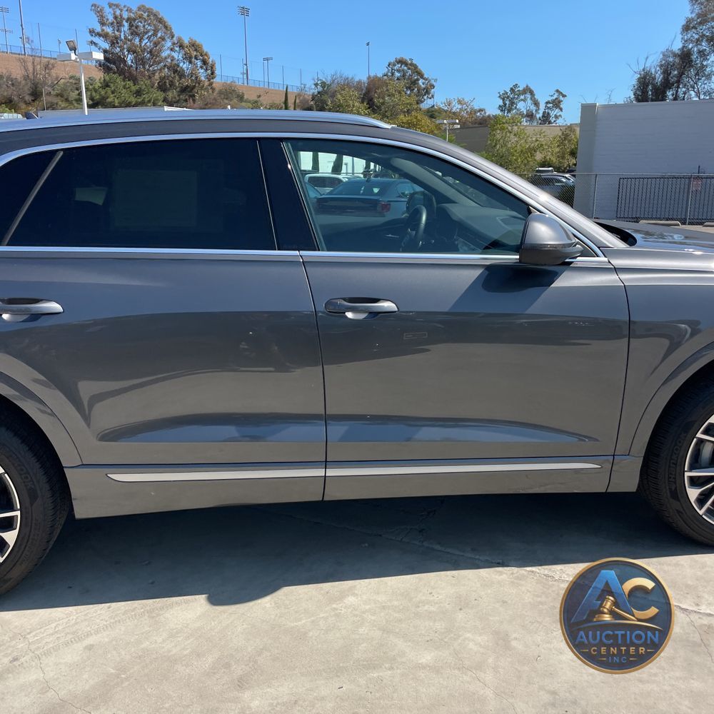 2025 Audi Q8 Premium 55