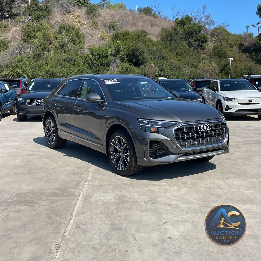 2025 Audi Q8 Premium 55