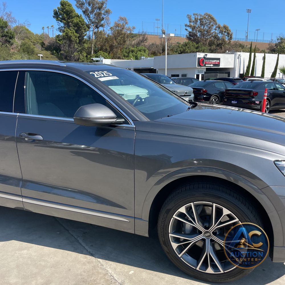 2025 Audi Q8 Premium 55