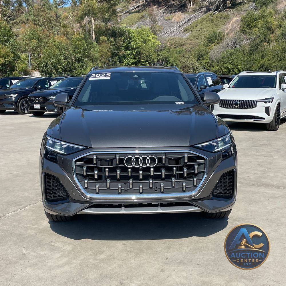 2025 Audi Q8 Premium 55