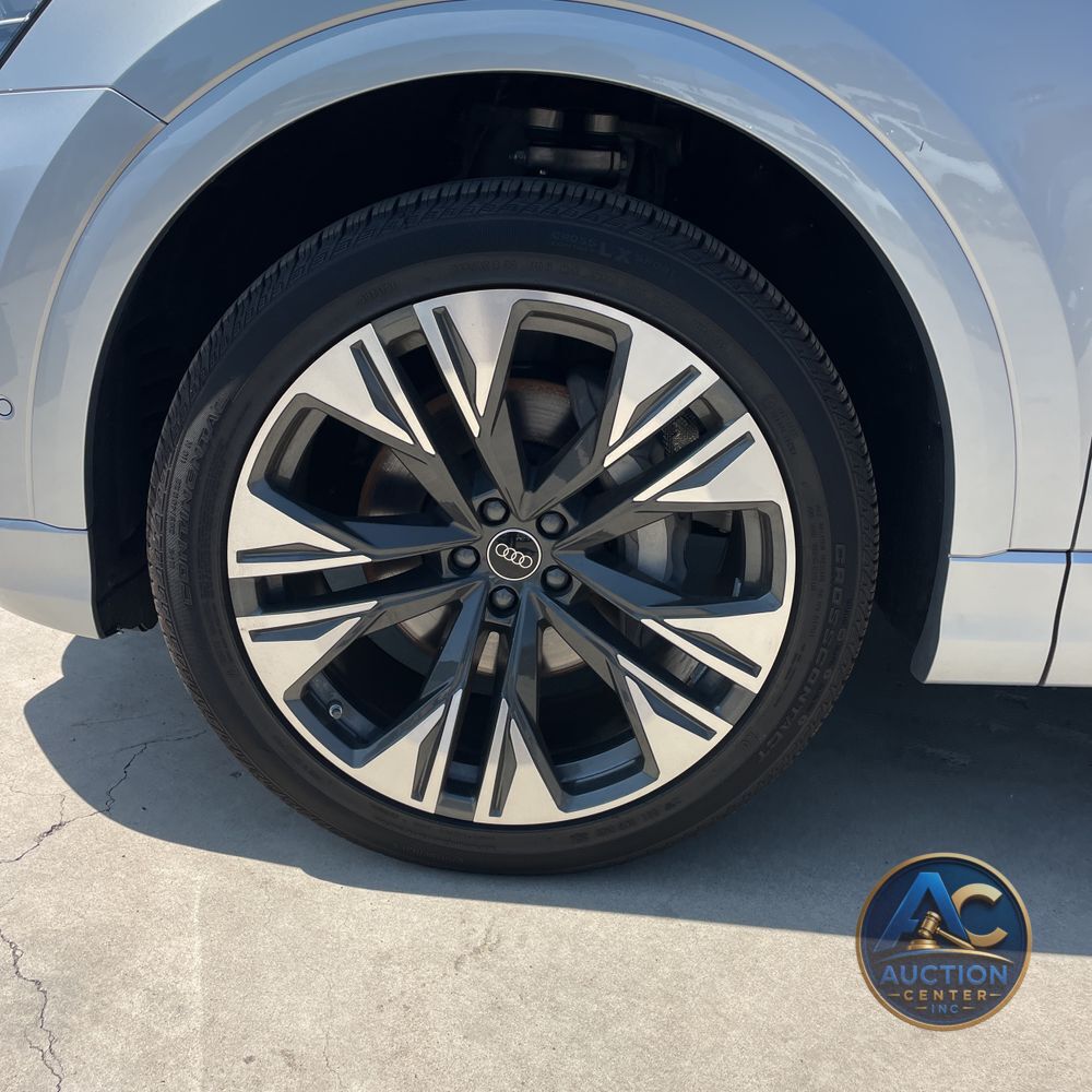 2025 Audi Q8 Premium 55
