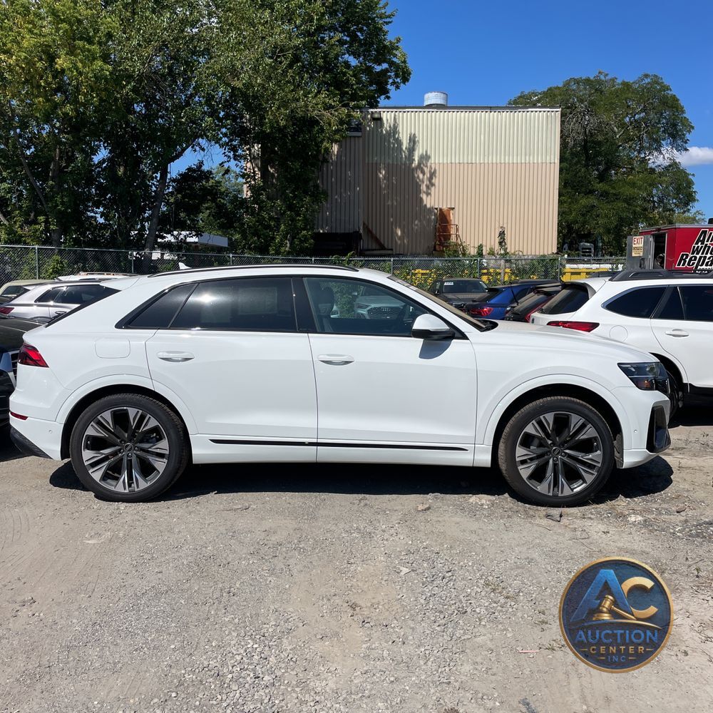 2025 Audi Q8 Premium 55