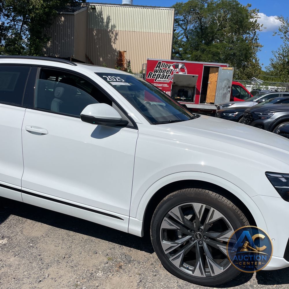 2025 Audi Q8 Premium 55