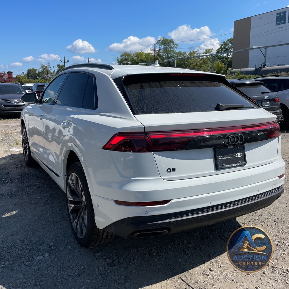 2025 Audi Q8 Premium 55