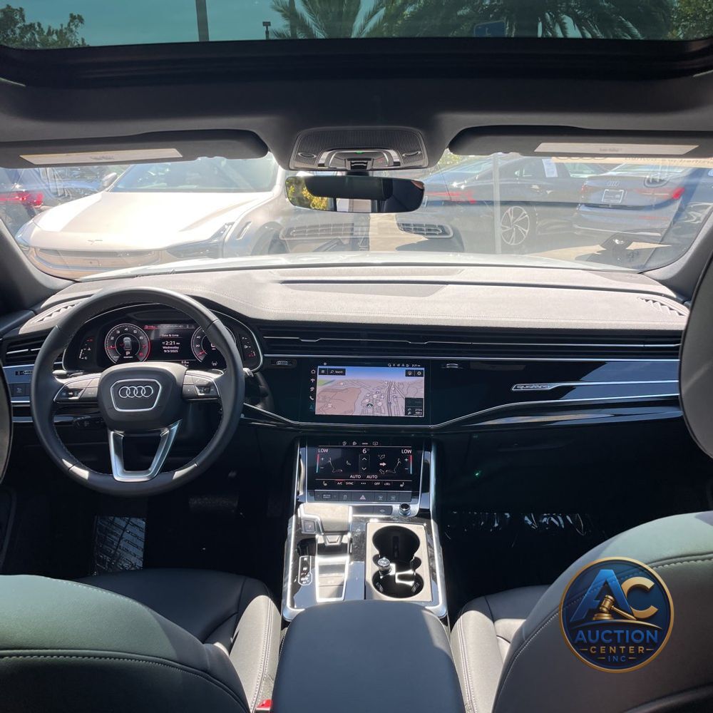 2025 Audi Q8 Premium 55