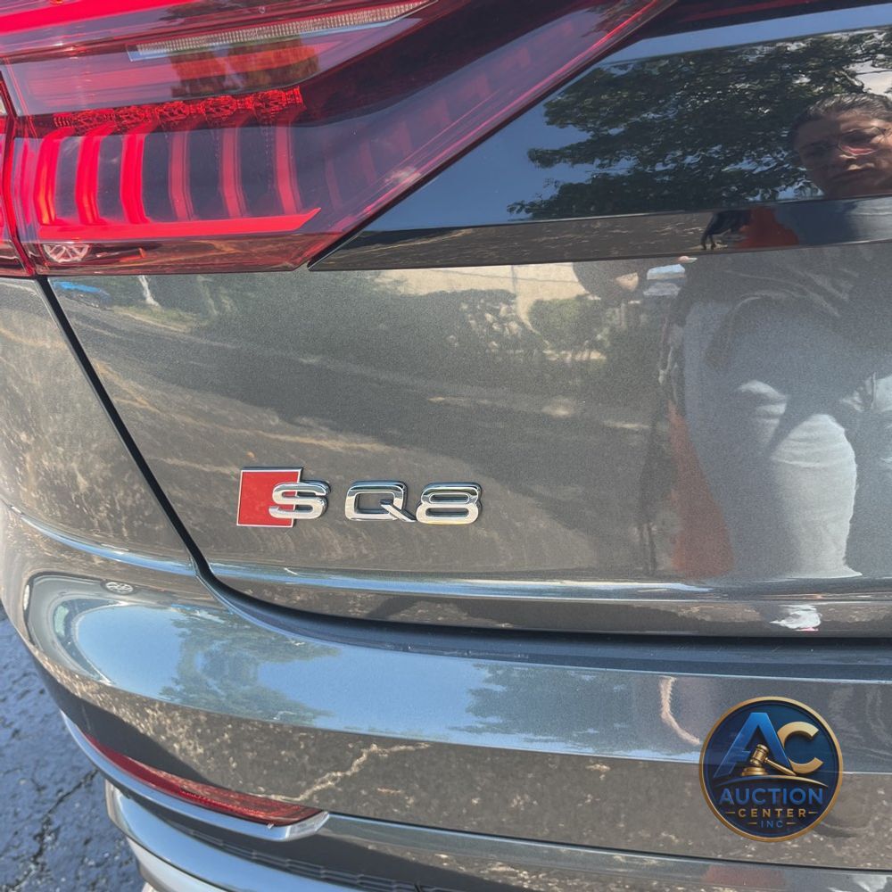 2022 Audi SQ8 Premium Plus