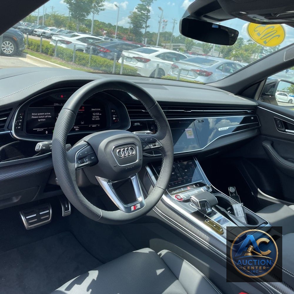 2025 Audi SQ8 Base