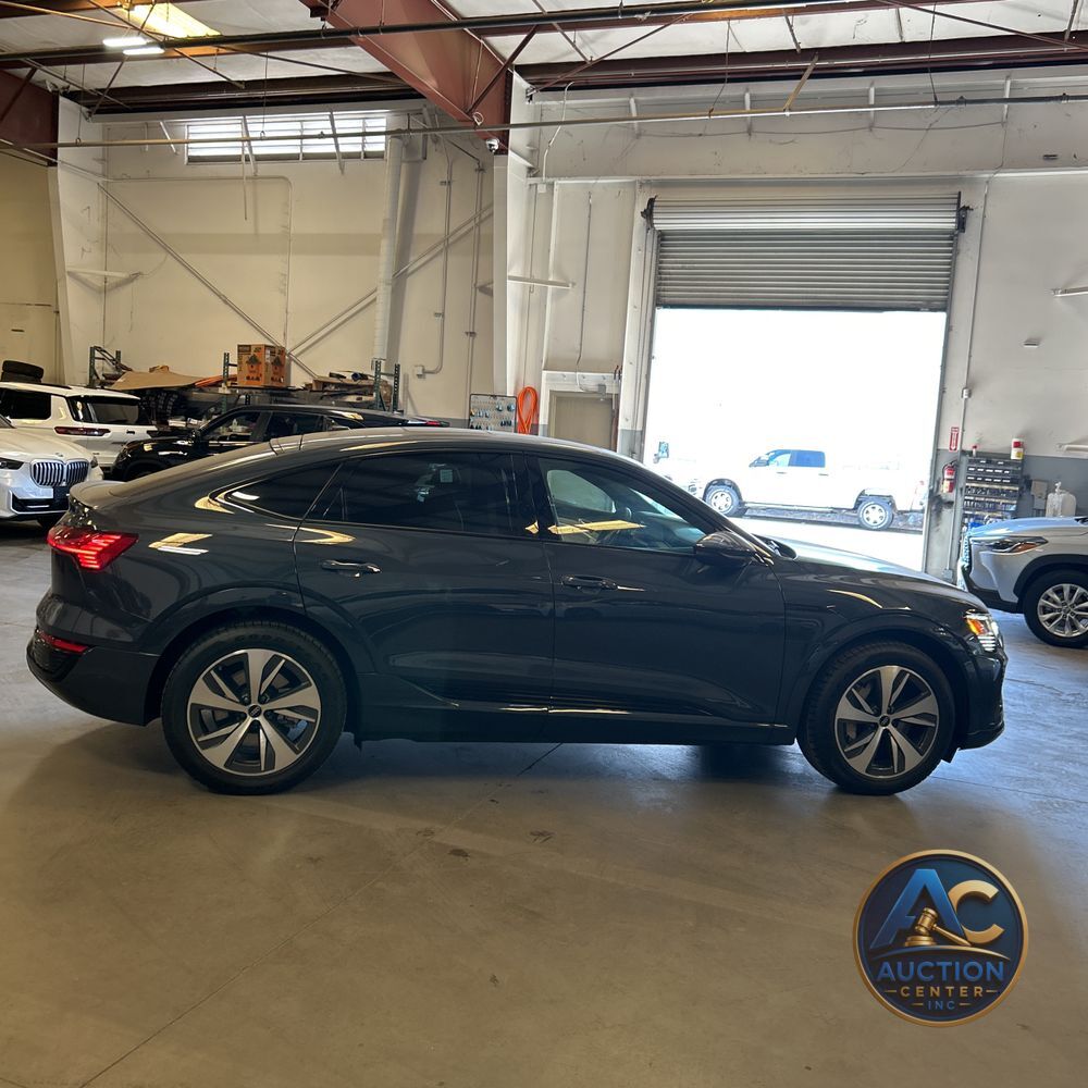 2024 Audi Q8 e-tron S-Line Prem