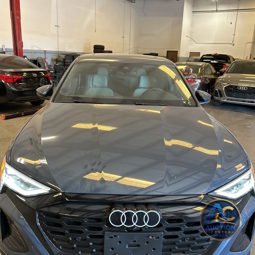 2024 Audi Q8 e-tron S-Line Prem