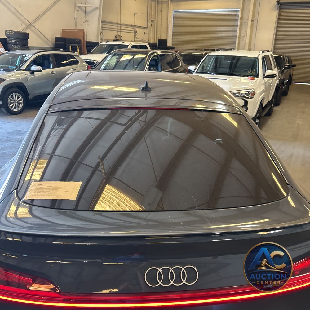 2024 Audi Q8 e-tron S-Line Prem