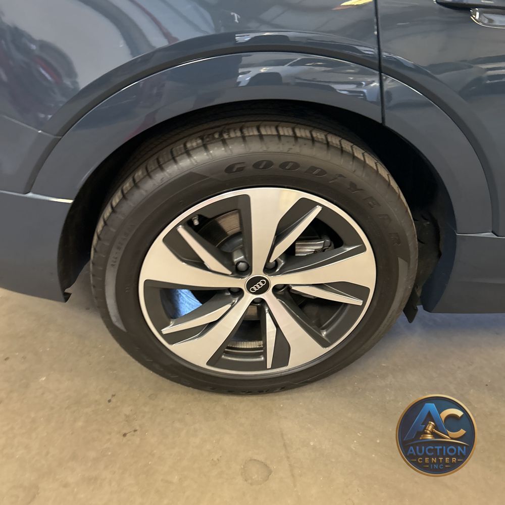 2024 Audi Q8 e-tron S-Line Prem