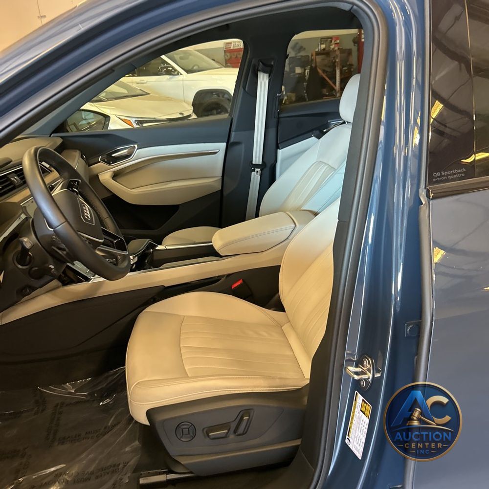 2024 Audi Q8 e-tron S-Line Prem